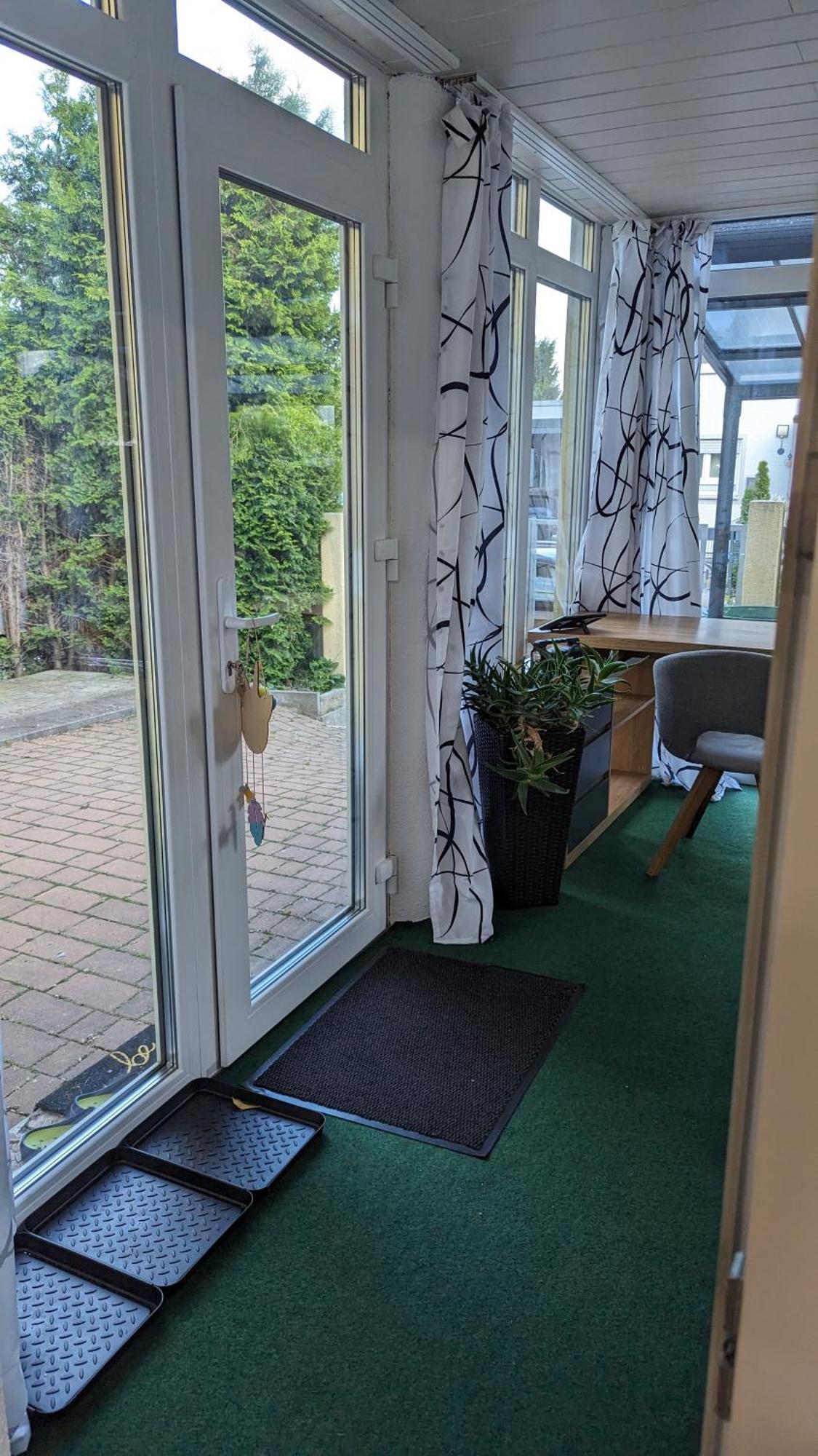 Apartment Mit Wintergarten *